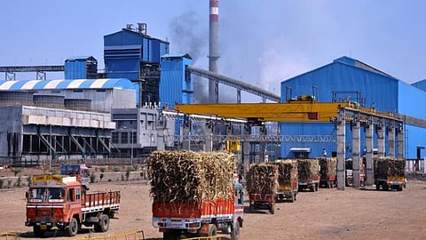कार्यक्रम पुण्यतिथीचा चर्चा 'विठ्ठल'च्या निवडणुकीची