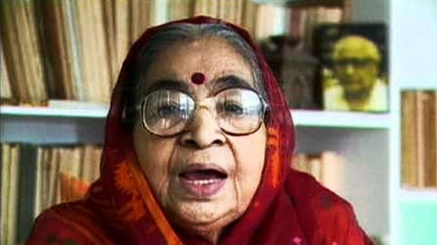 Shanta Shelke
