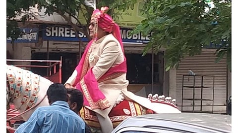 मास्कशिवाय नवरीला घ्यायला जाणे पडले महागात; नवरदेवाला दंड