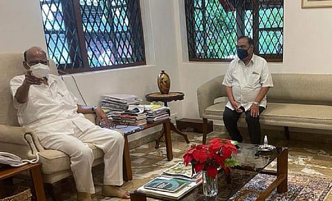 एकनाथ खडसे यांनी घेतली शरद पवार यांची सदिच्छा भेट