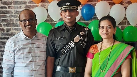 पुणे : भारतीय सैन्यदलात लेफ्टनंट पदावर कोऱ्हाळेतील मुकुल इंगळे