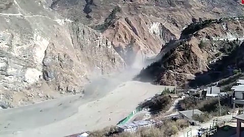 काश्मीरच्या एका गावात ढगफुटी, चौघांचा मृत्यू, ३० बेपत्ता