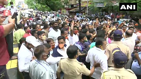 'सेना भवनाकडे वाकडी नजर करु नका एवढीच अपेक्षा' 
