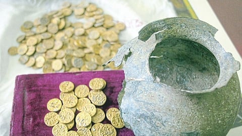 पिंपरी : पुरातन नाणे विकणाऱ्या नऊ जणांना अटक 