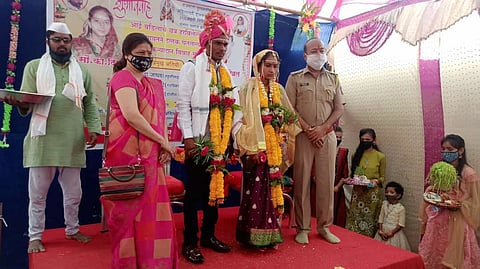 प्रेरणादायी विवाह; ठाणेदार झाले वधू पिता, विस्तार अधिकारी मामा 