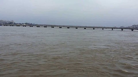 Tapi river Flood