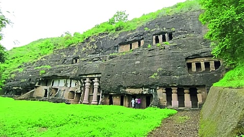 अंबिका लेणी समूह 