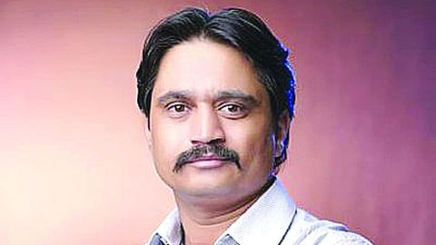 जळगावचे उपमहापौर कुलभूषण पाटील यांच्यावर  गोळीबार