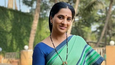 aai kuthe kay karte arundhati actress madhurani gokhale prabhulkar 