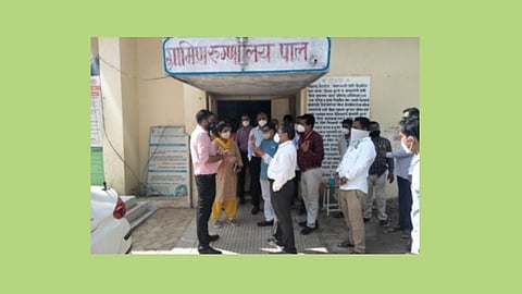 जिल्हाधिकारी अभिजीत राऊतांची पाल आदिवासी पाड्यांना भेट  
