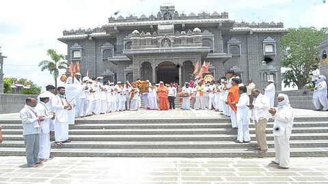 PHOTOS : गंगागिरी महाराजांच्या दिंडीचे पंढरपूरकडे प्रस्थान
