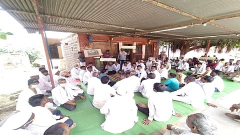 माजलगाव (जि.बीड) : तालुक्यातील खतगव्हाण येथे चुलबंद आंदोलन शेतकरी संघर्ष समितीच्या वतीने गुरूवारी (ता.एक) करण्यात आले. 