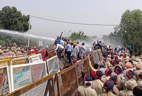 पंजाब मुख्यमंत्र्यांच्या घराबाहेर आपचं आंदोलन; पोलिसांनी केला पाण्याचा मारा