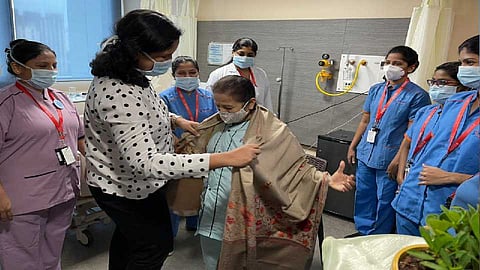 मुंबईच्या महापौर किशोरी पेडणेकर यांना रुग्णालयातून डिस्चार्ज 