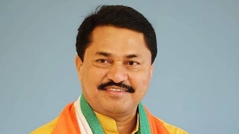नाना पटोले अपघातग्रस्ताच्या मदतीला धावतात तेव्हा...