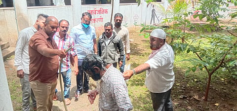 पालिका कर्मचाऱ्याचा अंगावर पेट्रोल ओतून आत्मदहनाचा प्रयत्न