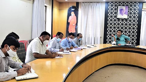 MLA Ashutosh Kale warned the MSEDCL officials 