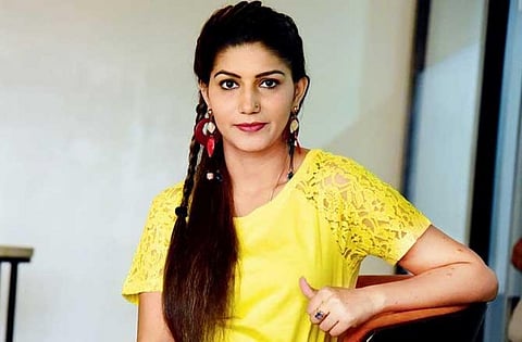 'तोकडे कपडे न घातल्यामुळेच बॉलिवूडमध्ये संधी नाही'; सपना चौधरी
