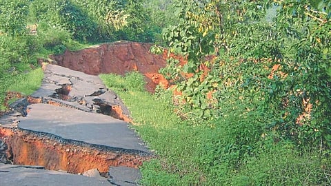 प्रशासन सतर्क; भूस्खलन झालेल्या 109 ठिकाणांचे होणार सर्वेक्षण 