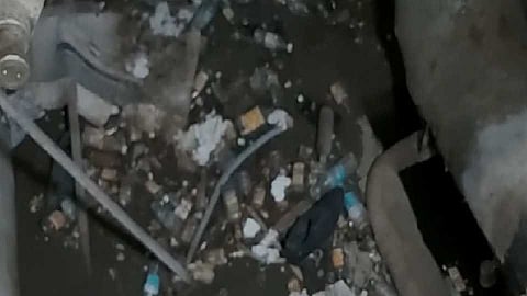 मंत्रालयाच्या उपहारगृह परिसरात दारुच्या बाटल्यांचा खच 
