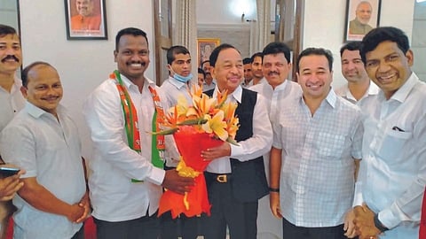 देवगडच्या घाडींचा नारायण राणेंच्या उपस्थितीत भाजपात प्रवेश 