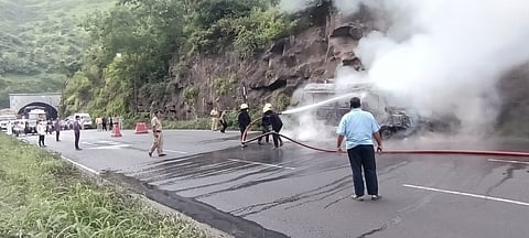 mini bus burning