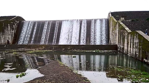 Bham dam overflows due to heavy rain in igatpuri