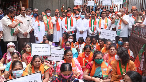 'दार उघड उद्धवा!; मंदिरे उघडण्यासाठी 'भाजप'चे शंखनाद आंदोलन