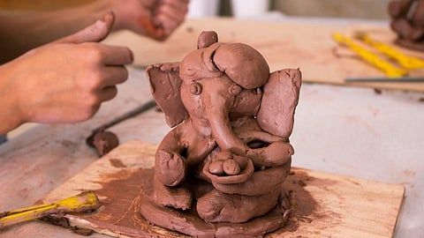 Ganesha Chaturthi 2021 : गणेश पुजनासाठी  मातीचीच मूर्ती का?