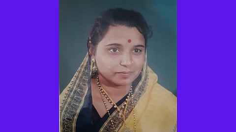 Success Story : खोचला पदर आणि हाती घेतली शेतीची कमान!