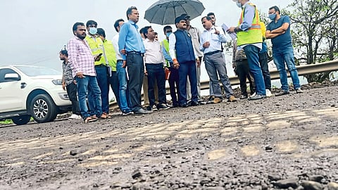 mp godse warns to repair potholes on nashik-mumbai highway or face tough action 