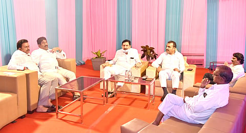 उमेदवार निवडी सर्वपक्षीयांचा विचार करुनच; NCP नेत्यांचा सूर 