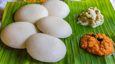 पोहे इडली
