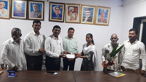 गरुजू विद्यार्थीनीसाठी शासकीय सेवेतील माणूसकी जागी झाली..  

