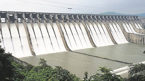dam 