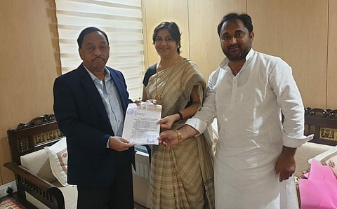 अमळनेर औद्योगिक वसाहत विस्तारासाठी केंद्रीय मंत्र्याला साकडे  

