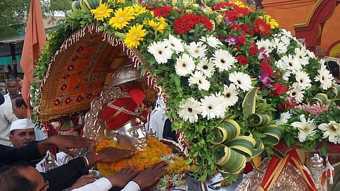 फोटोंमधून घ्या श्रींचे दर्शन; संतनगरीत भक्तांविनाच ऋषीपंचमी