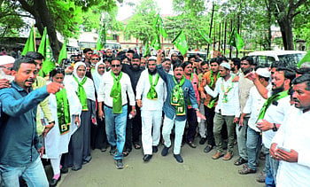 धुळ्यात एमआयएमच्या आमदारांसह कार्यकर्ते ताब्यात 