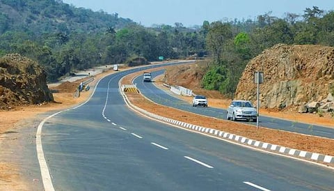 Mumbai - Goa Highway : चौपदरीकरणाची कुर्मगतीः आठ वर्षात आठ टक्के काम 