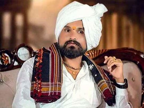 अखेर भोंदू मनोहरमामा पोलिसांच्या ताब्यात!
