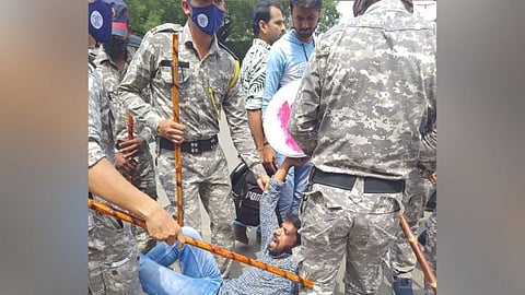 स्तारोको कार्यकर्त्यांना पोलिसांनी घेतले ताब्यात 