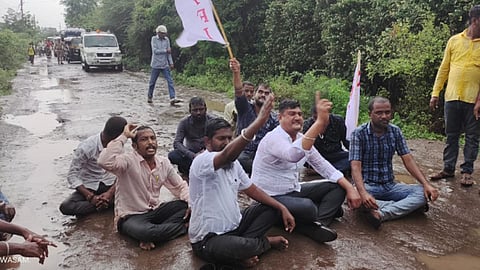 DYFI Activists Agitation