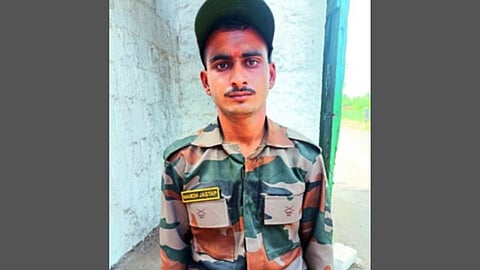Army Intelligence action against man who pretends to be an Army jawan for his girlfriend 