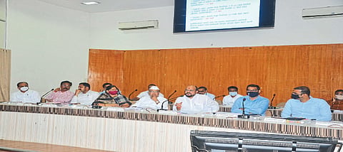 निधी खर्च होणार नसेल, तर समर्पित करा