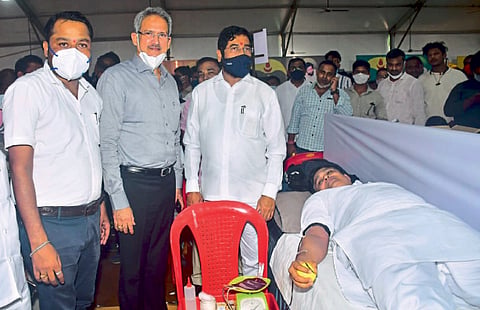 ठाण्यात ११ हजार पिशव्या रक्तसंकलन