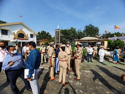 दीक्षाभूमीवर बंदोबस्ताचा आढावा घेताना पोलिस आयुक्त अमितेश कुमार, सहआयुक्त अश्‍वती दोरजे आणि पोलिस अधिकारी