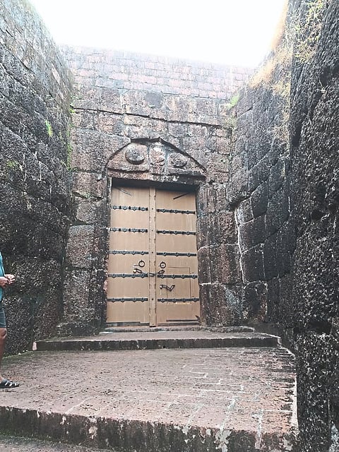 किल्ल्याने केले आकृष्ट; नजारे दिसले उत्कृष्ट 