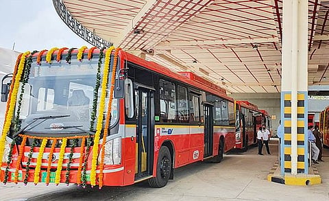 इलेक्ट्रीक बस