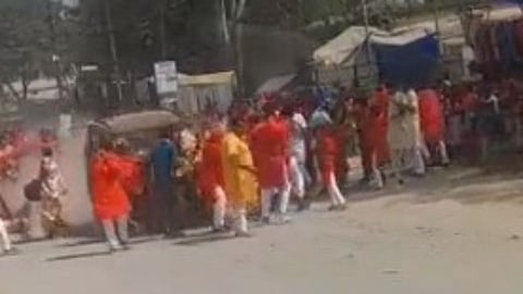 छत्तीसगडमध्ये दुर्गा मिरवणुकीत जीपने २० जणांना चिरडलं!