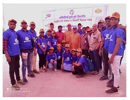 अनंतराव पवार कॉलेजचे राष्ट्रीय सेवा योजना अंतर्गत विशेष श्रम संस्कार शिबीर आंबेड या गावी  संपन्न.
